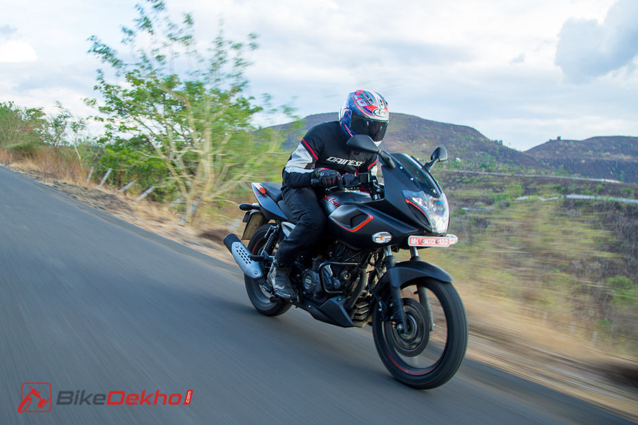 Bajaj Pulsar 180F Review Image Gallery