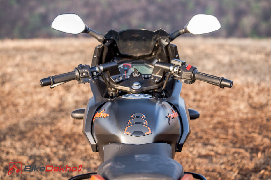 Bajaj Pulsar 180F Review Image Gallery