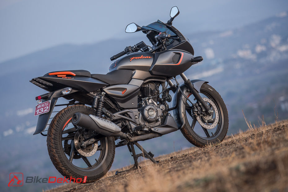 Bajaj Pulsar 180F Review Image Gallery