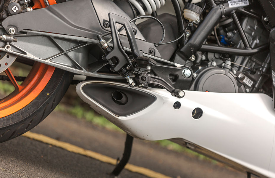 KTM RC 125 review Image gallery