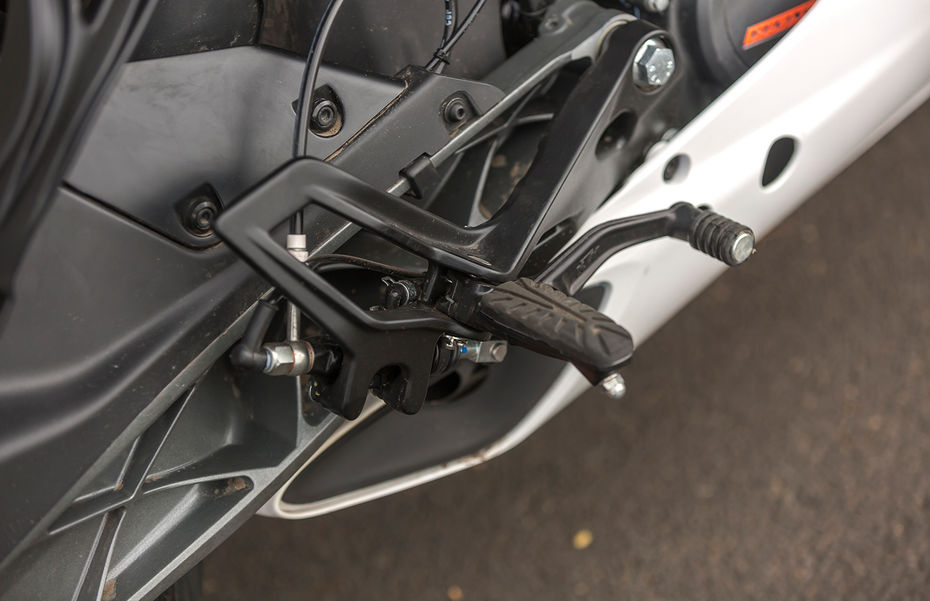 KTM RC 125 review Image gallery