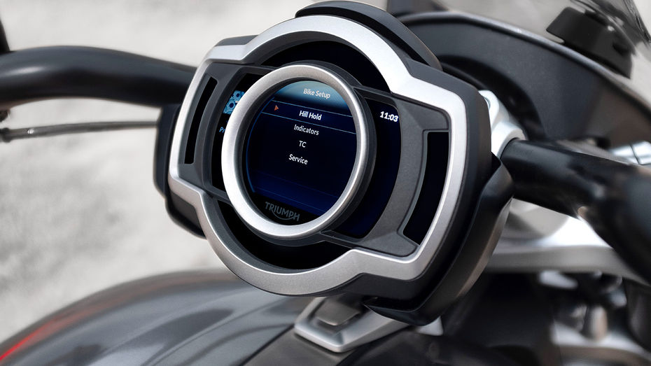 Triumph unveils Rocket III