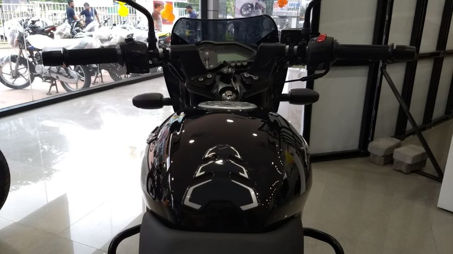 Bajaj Pulsar 125 Image gallery