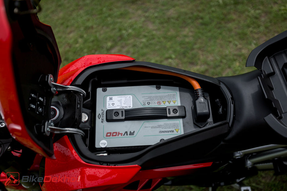 Revolt RV300 and RV400 Differences Explained