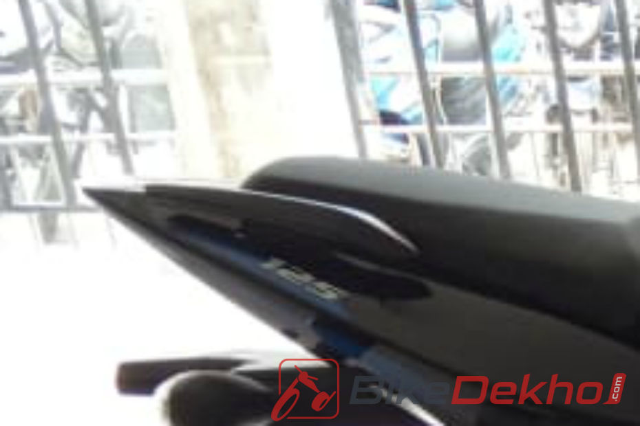 Bajaj Pulsar 125 split seat image gallery