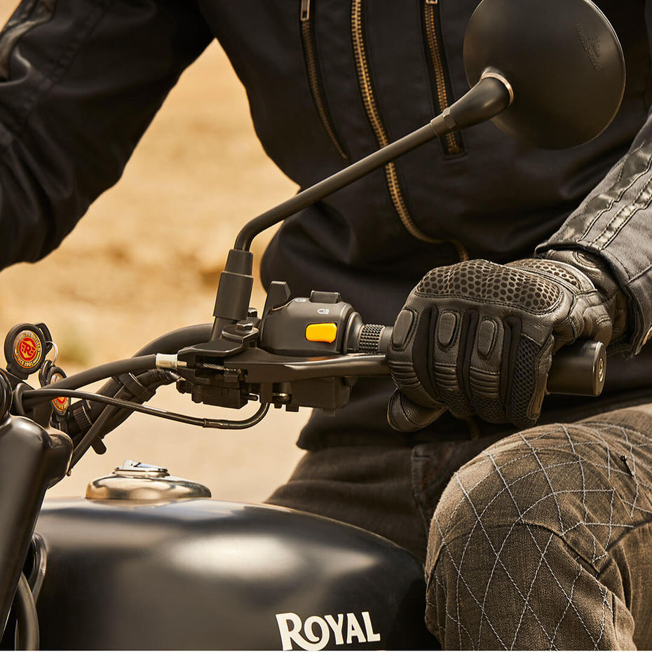 New Royal Enfield Classic 350 S vs Classic 350 Standard Differences Explained