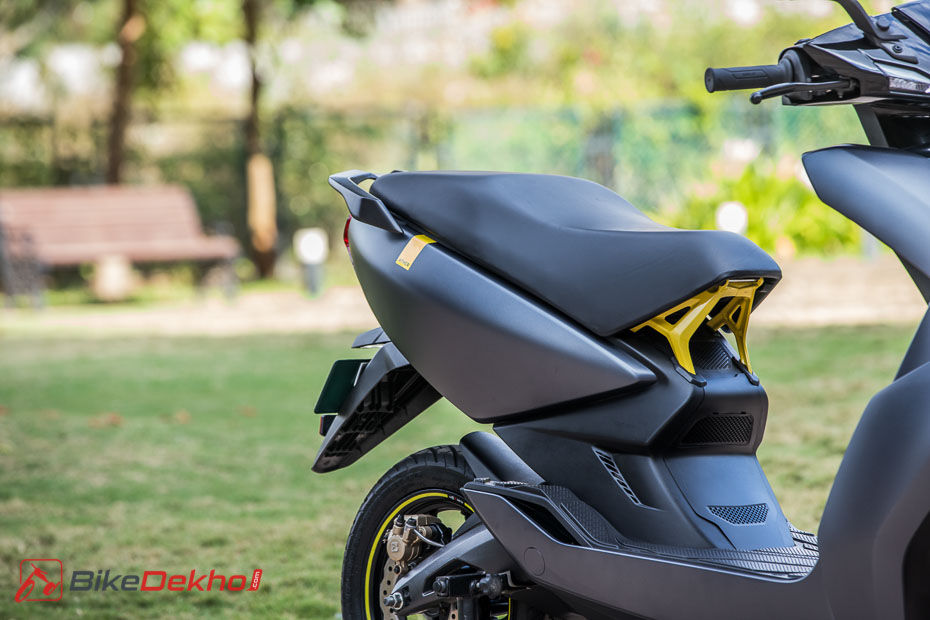 Ather 450X vs TVS iQube vs Bajaj Chetak