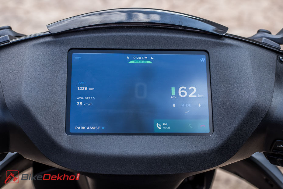 Ather 450X vs TVS iQube vs Bajaj Chetak