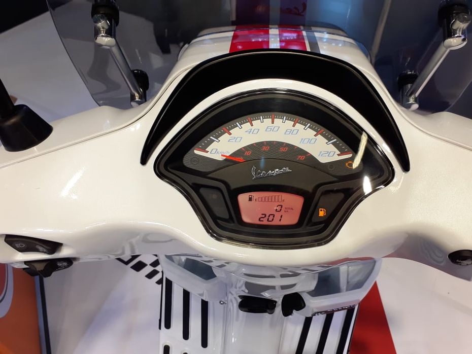 New Vespa Racing Sixties Scooter Unveiled At Auto Expo 2020