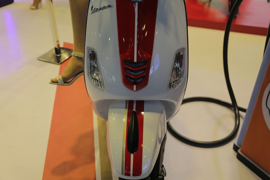 New Vespa Racing Sixties Scooter Unveiled At Auto Expo 2020