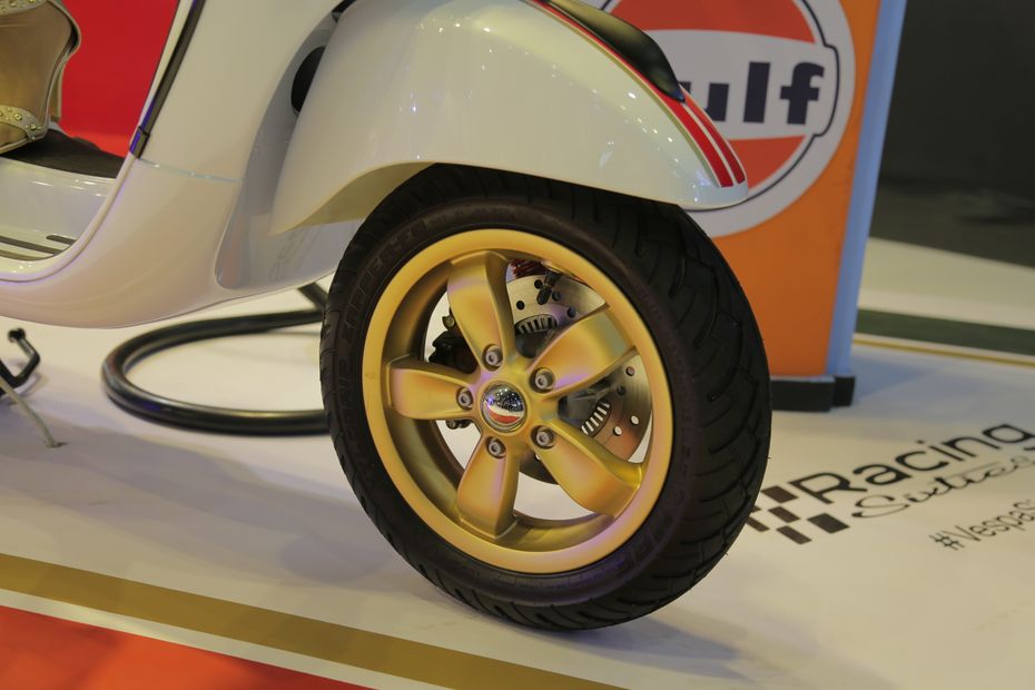 New Vespa Racing Sixties Scooter Unveiled At Auto Expo 2020