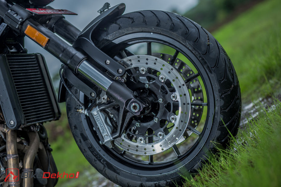 Honda Rebel 500 vs Benelli Leoncino 500