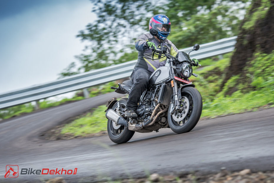 Honda Rebel 500 vs Benelli Leoncino 500
