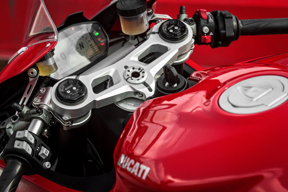Ducati Panigale V2 Image Gallery