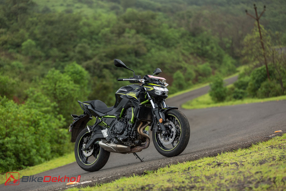 Triumph Trident vs Kawasaki Z650: Image Comparison | BikeDekho