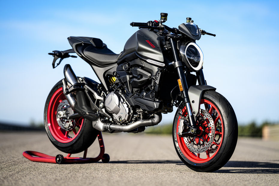 2021 Ducati Monster: Image Gallery