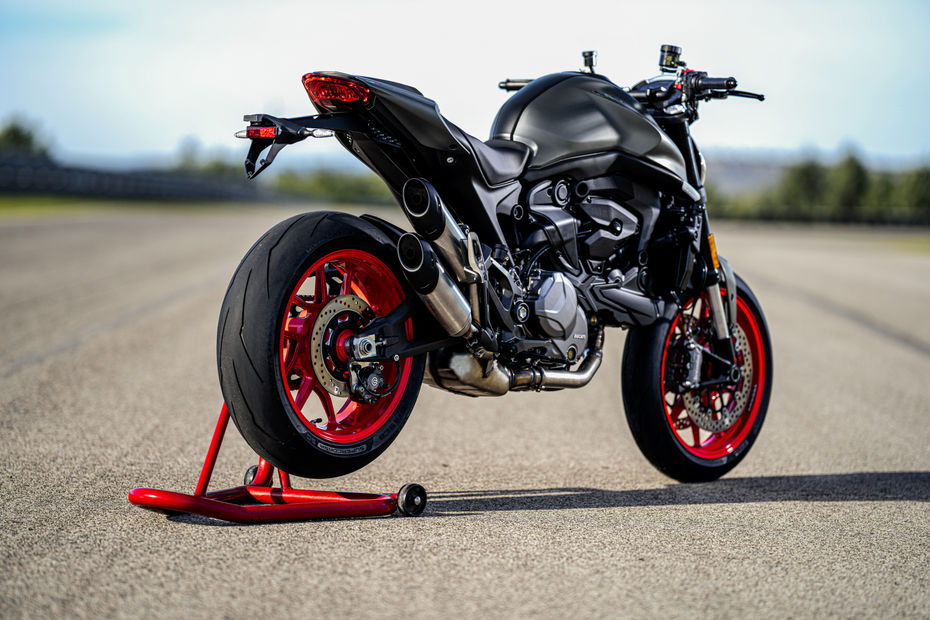2021 Ducati Monster: Image Gallery