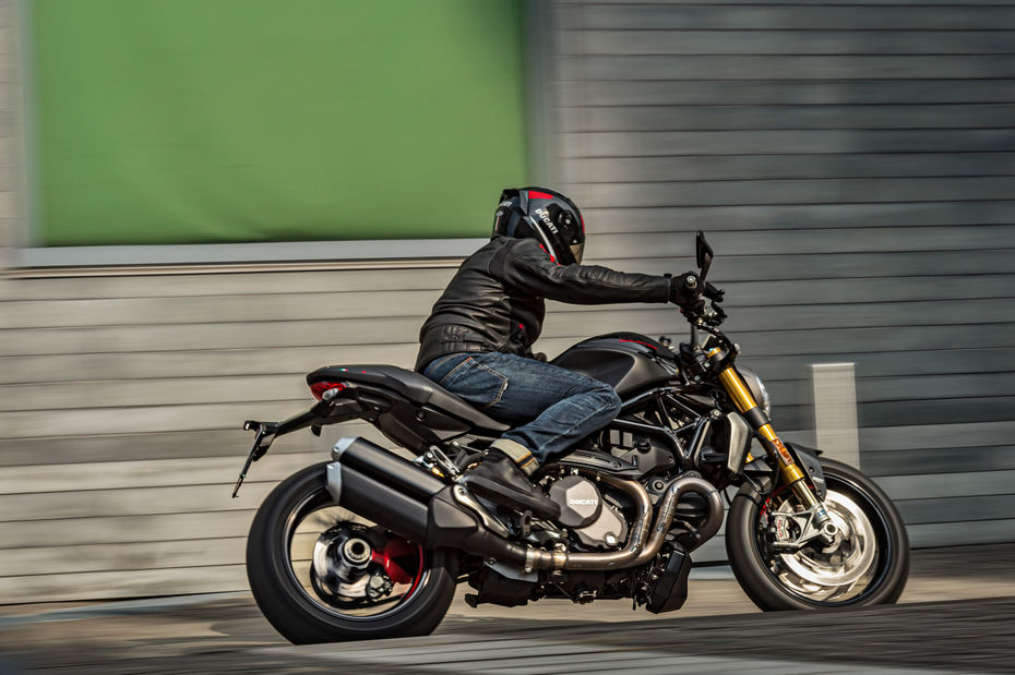 2021 Ducati Monster: Image Gallery