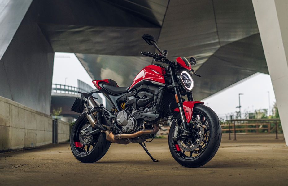 2021 Ducati Monster: Image Gallery