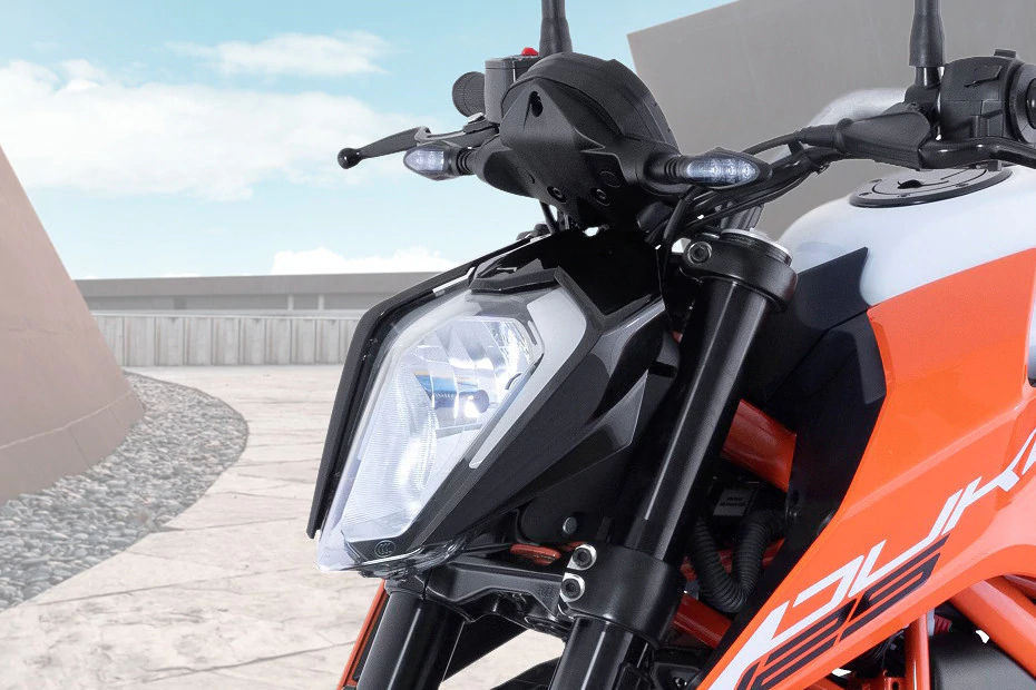 2021 125 Duke Headlight