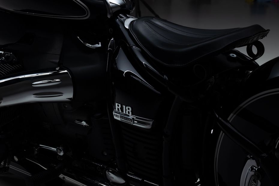 Custom R 18 seat