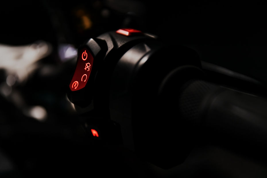 Triumph Speed Triple 1200 RS switchgear