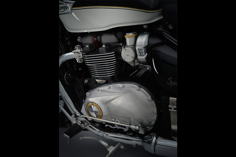 2021 Triumph Bonneville Speedmaster, Bonneville Bobber Unveiled