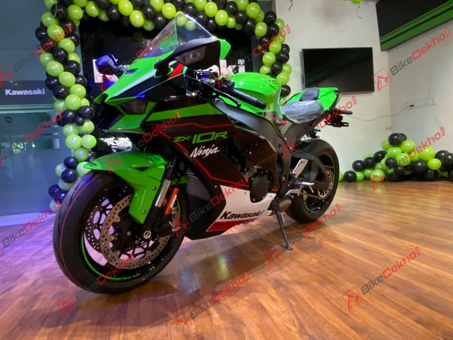2021 Kawasaki Ninja ZX-10R: Photo Gallery | BikeDekho