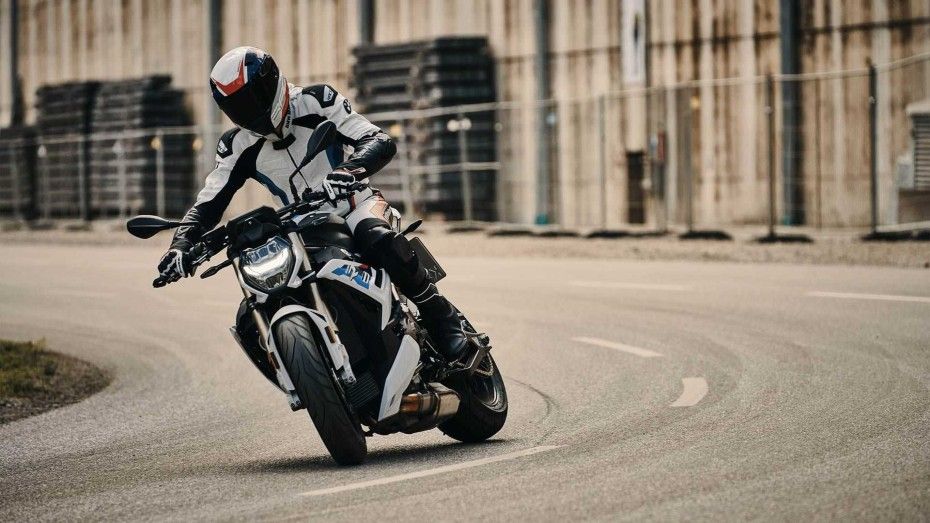 2021 BMW S 1000 R Launched In India At Rs 17.90 lakh