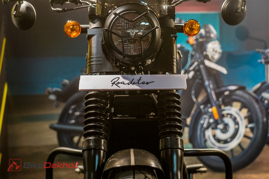 Yezdi Roadster: Picture Gallery | BikeDekho