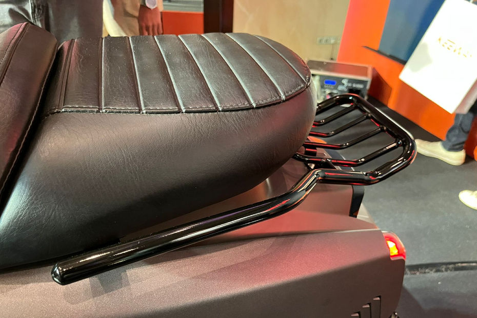 Keeway sixties rear seat