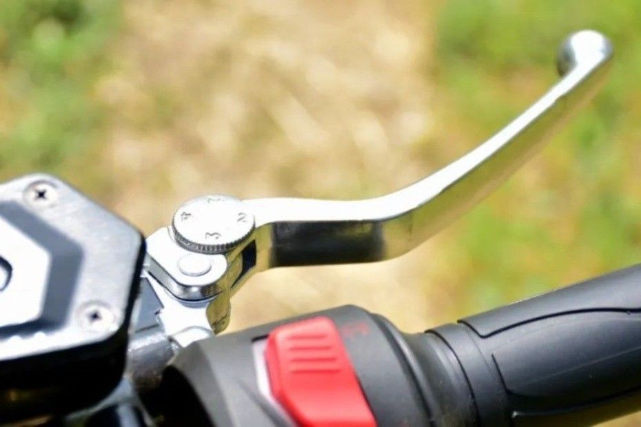 Jonway V400 Adjustable Levers