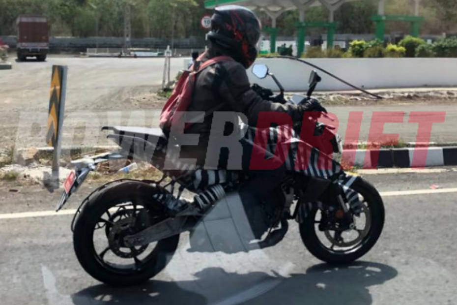 2023 KTM Duke 390 Spied Testing In India