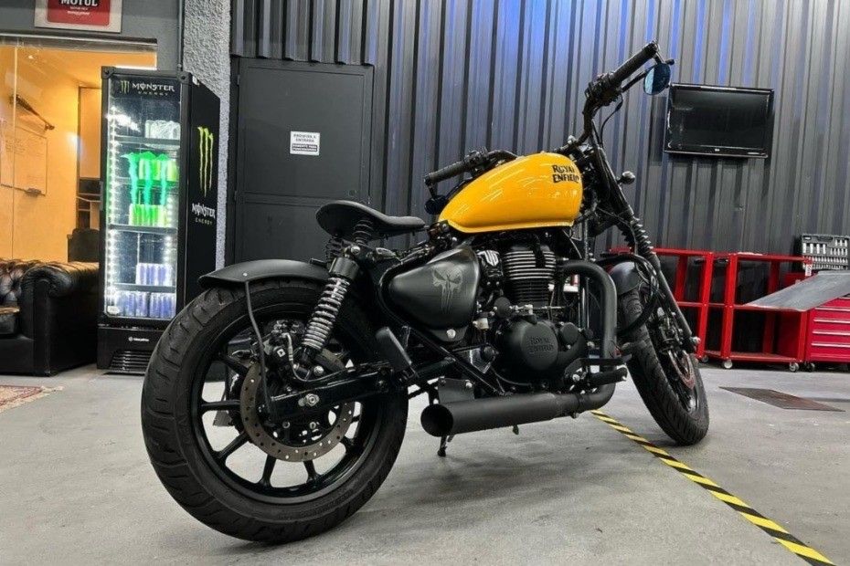 Royal Enfield Meteor 350 Rear 