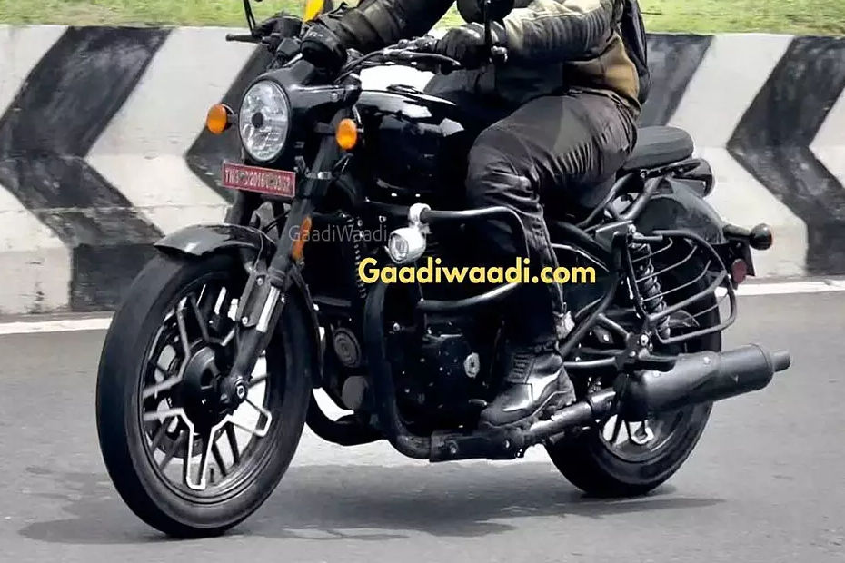 Royal Enfield Shotgun 650 Spied With Accessories