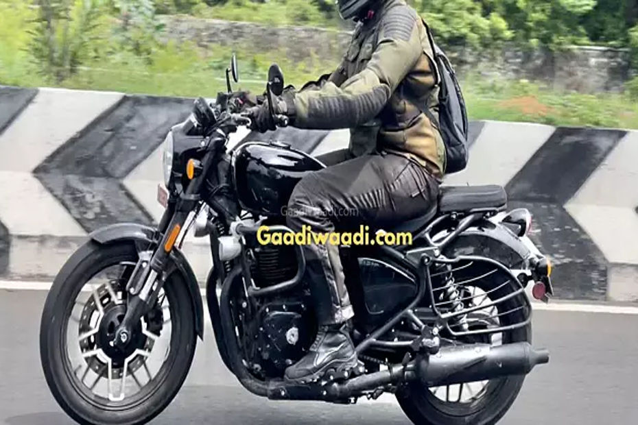 Royal Enfield Shotgun 650 Spied With Accessories