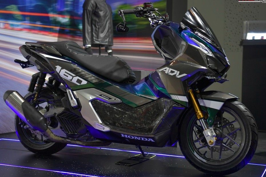 Have A Look At These Gorgeous Honda ADV160s | BikeDekho