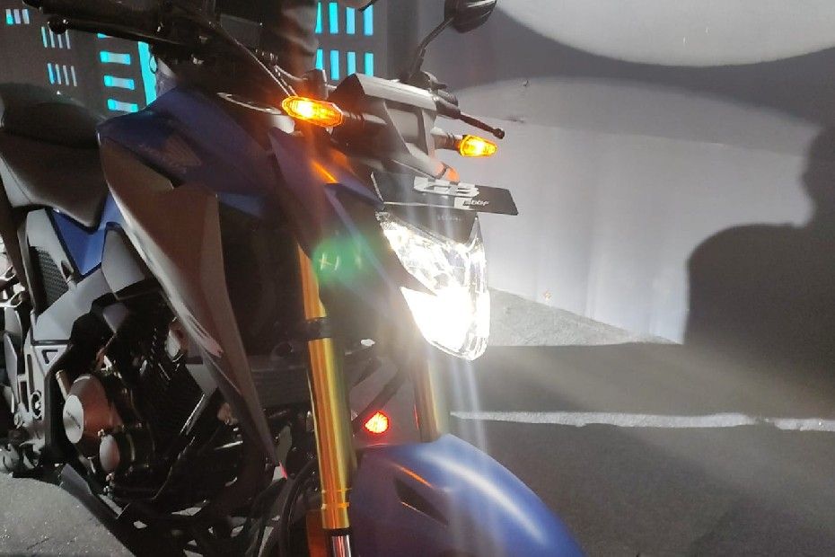 Honda CB300F Front