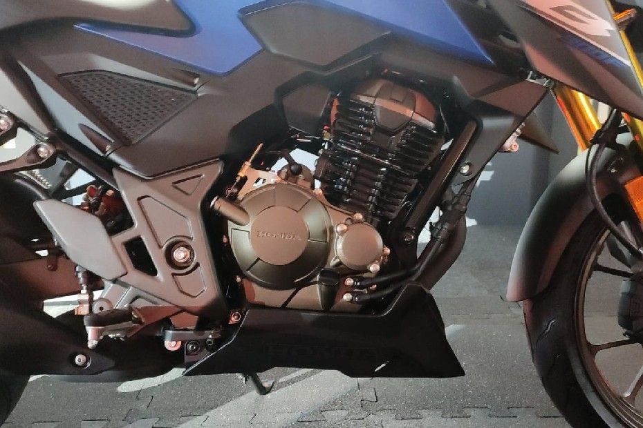 Honda CB300F Engine