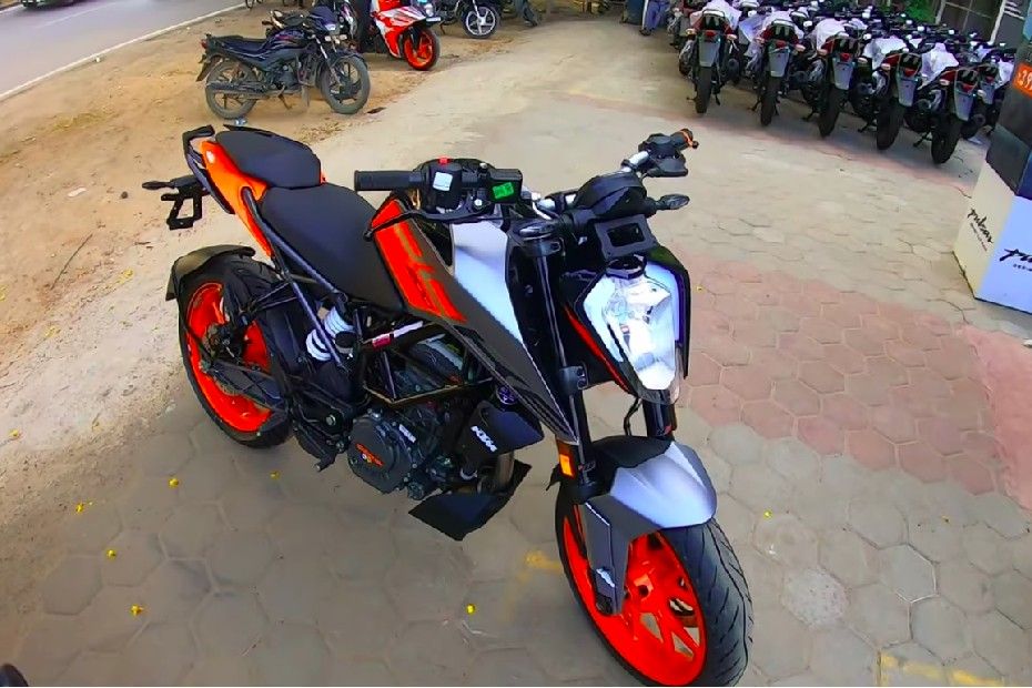 2023 KTM 200 Duke New Colour