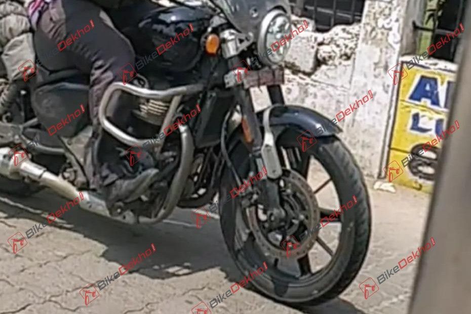 Royal Enfield Super Meteor 650 Spotted