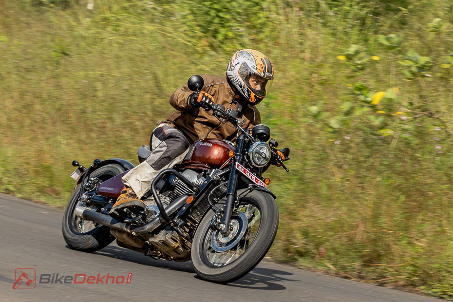Jawa 42 Bobber Handling