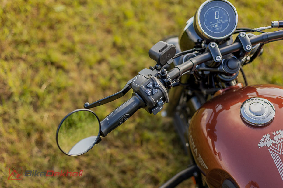 Jawa 42 Bobber Switchcube