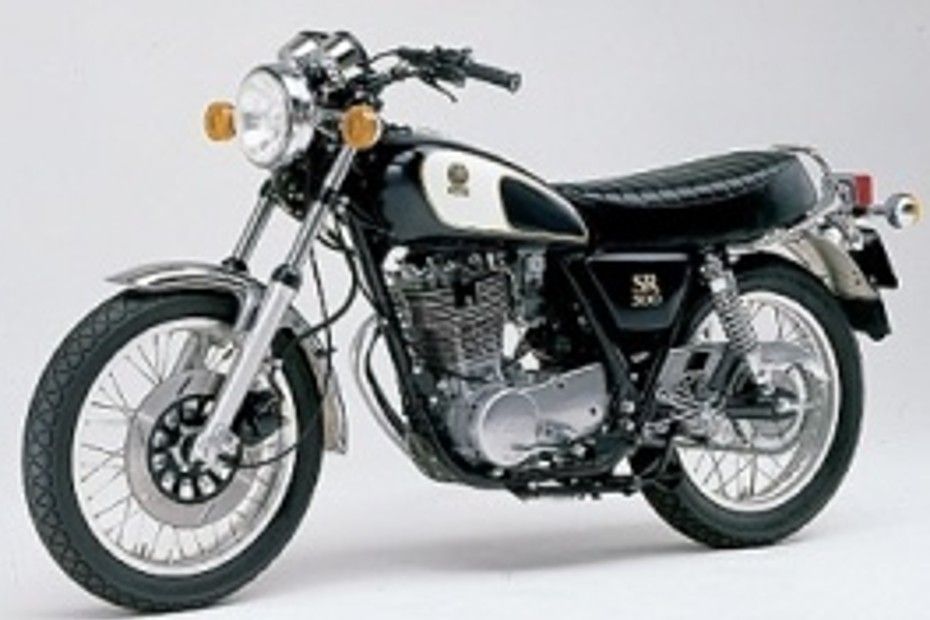 40-year-old Yamaha SR500 Retro Bike Unboxing: Watch Video | BikeDekho