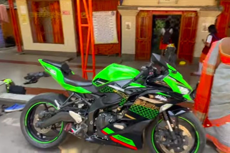 India Gets Its First Kawasaki Ninja ZX-25R | BikeDekho