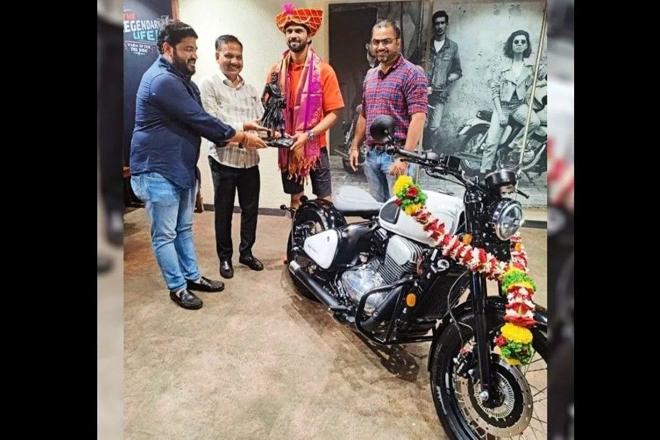 Ruturaj Gaikwad Buys Jawa 42 Bobber Ruturaj Gaikwad Buys Jawa 42 Bobber