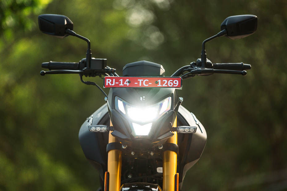 Hero Rtr Hero Xtreme 160R 4V vs TVS Apache RTR 160 4V: Image Comparison | BikeDekho