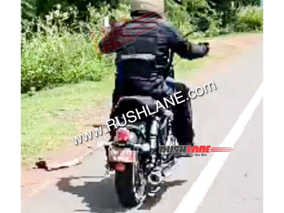 Royal Enfield Shotgun 350 Spied with a pillion seat