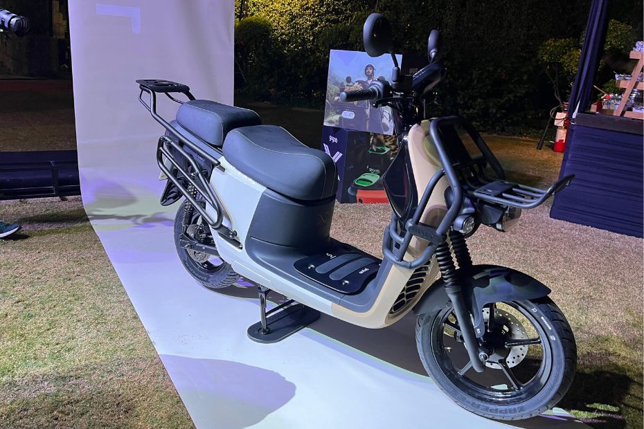 Gogoro CrossOver GX250 Storage Options Gogoro CrossOver GX250