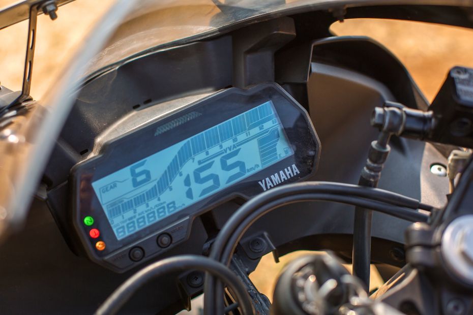 Yamaha R15 S vs R15 V4: Differences Explained | BikeDekho